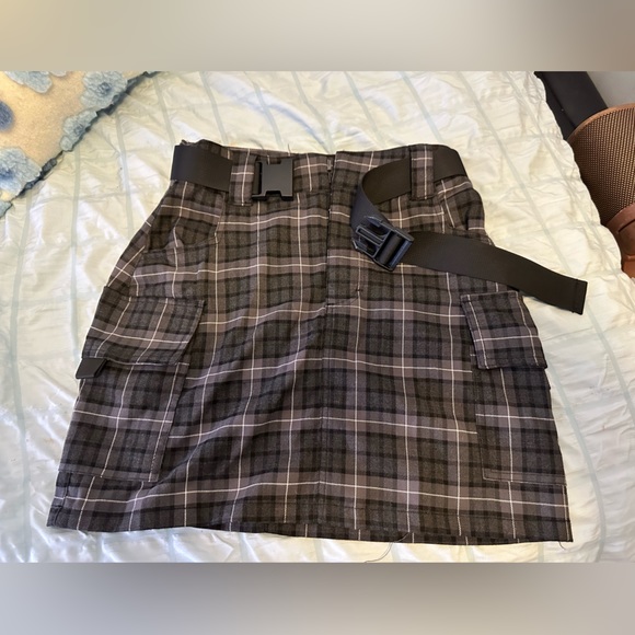 Xs plaid mini skirt with chunky black belt from garage  cute ,classy/trashy! - Picture 6 of 9
